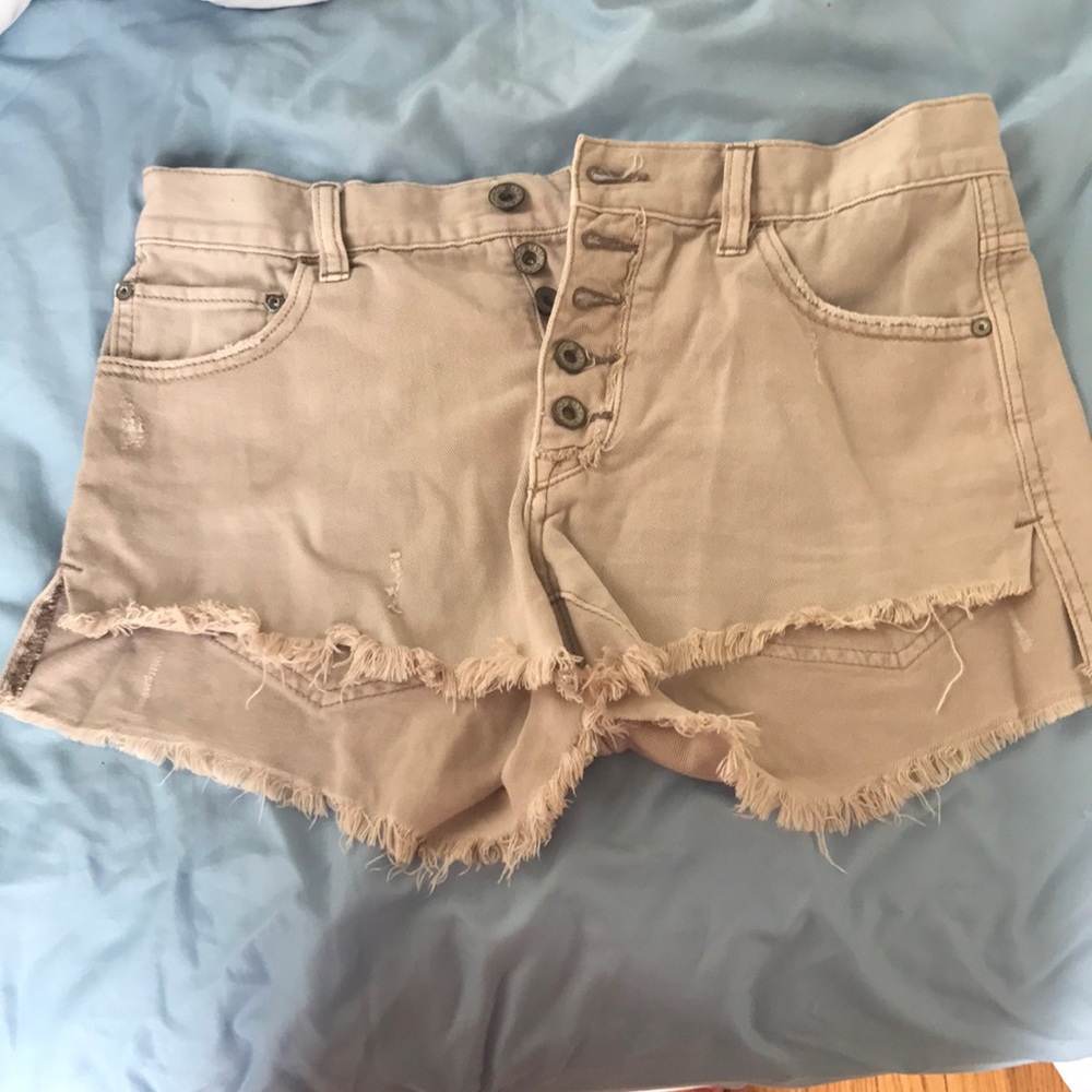 Free People high waisted distressed shorts Sz. 27
